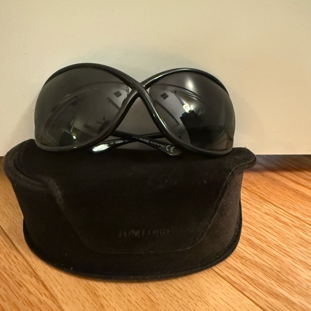 Black Sunglasses with Case
